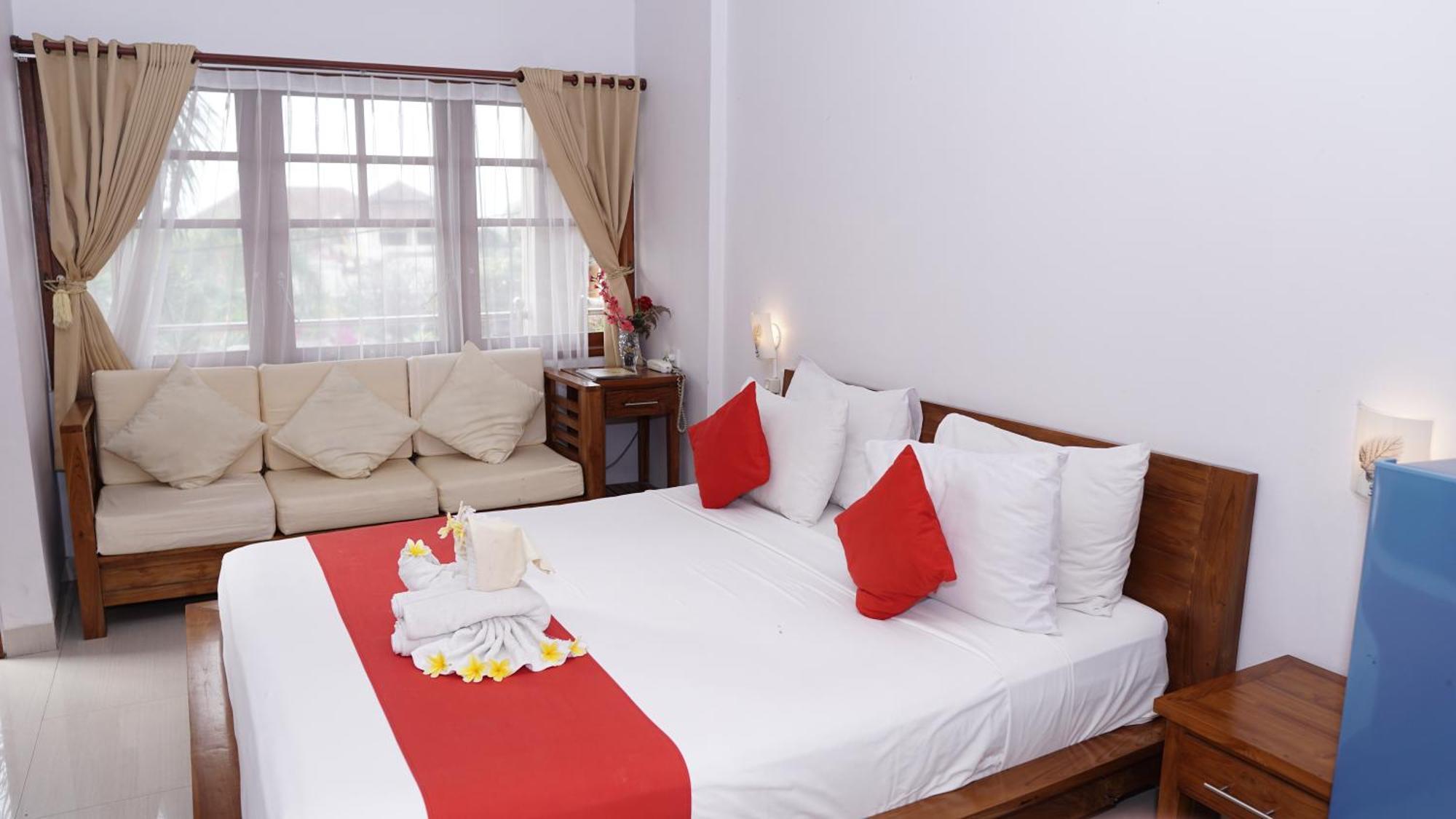 Grand Raka Homestay Lovina Rum bild