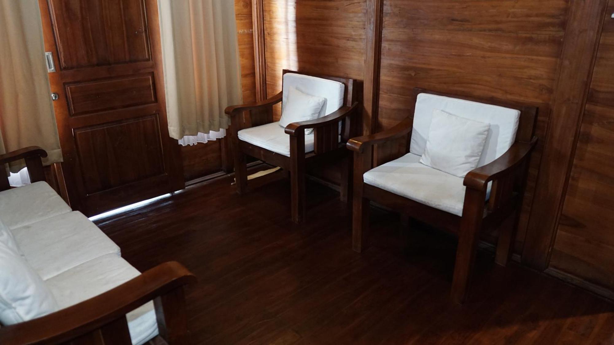 Grand Raka Homestay Lovina Exteriör bild